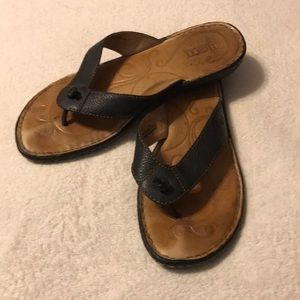 EUC Black leather flip-flop Born sandals. Size 10.